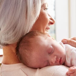 Arrivée de bébé : 5 règles d&rsquo;or des grands-parents
