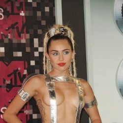 Miley Cyrus presque nue pour présenter les MTV Video Music Awards