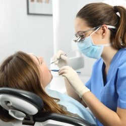 5 astuces pour se détendre chez le dentiste