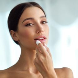 6 gestes pour prendre soin de nos lèvres en hiver