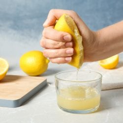 La « cure détox citron », un allié minceur après les fêtes