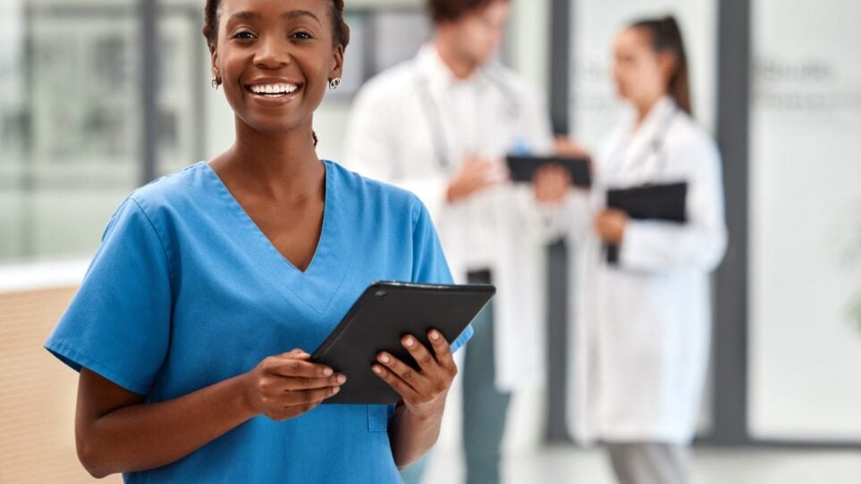Quels sont les prérequis pour travailler dans le secteur de la santé ?