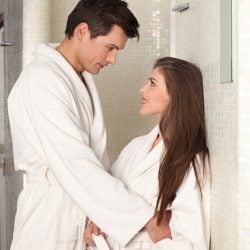 J’ai surpris mon mari se masturbant sous la douche