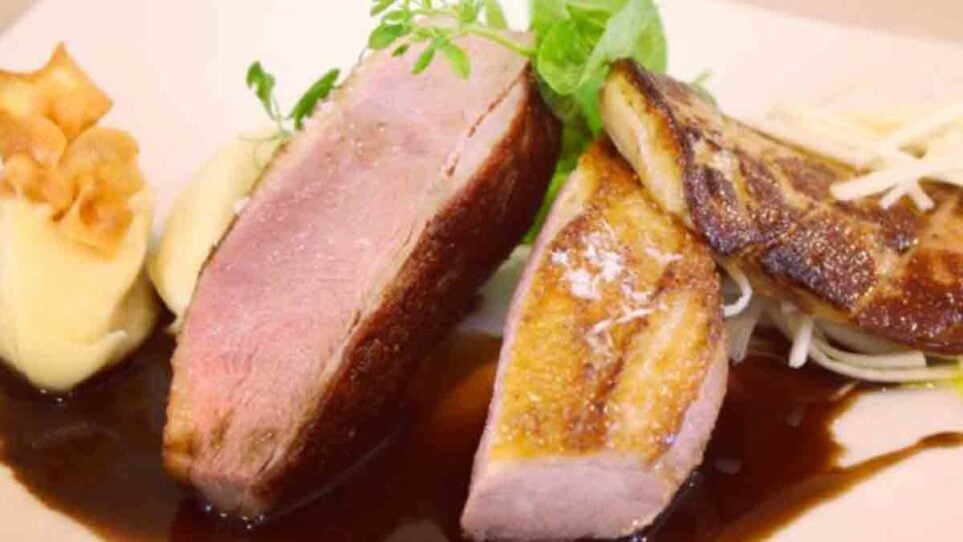 Filet de canette rôti, foie gras poêlé et panais en mousseline